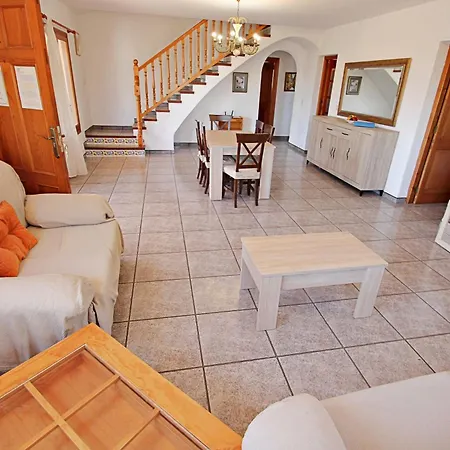 Emilia - With Ocean View And Private Pool In Βίλα *
